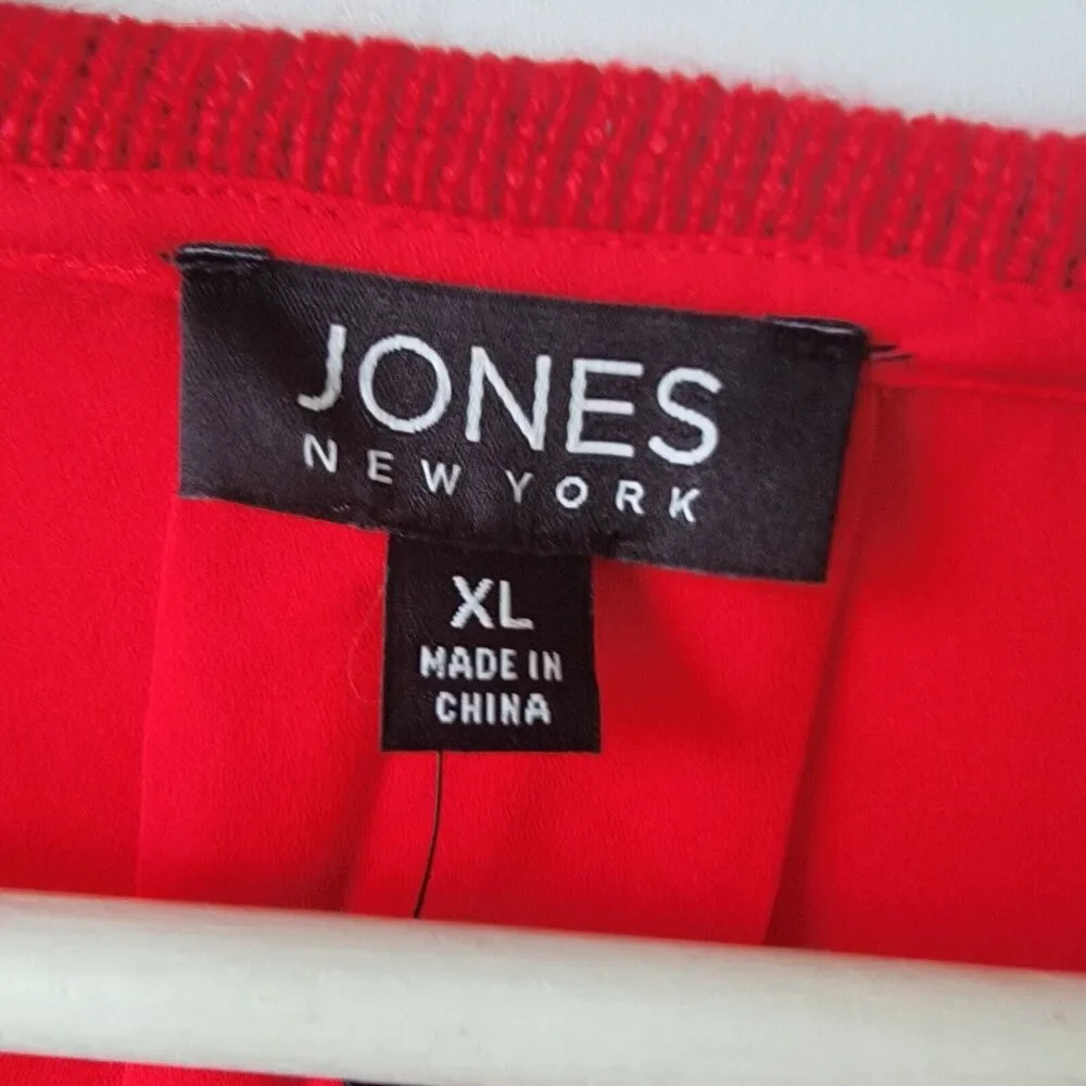 Jones new york womens sweater size XL V-neck mixdmidia long sleeve red